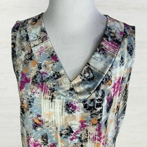 89th & Madison Top SMALL White w/Multi Print VNeck Sleeveless Shirt Women Blouse